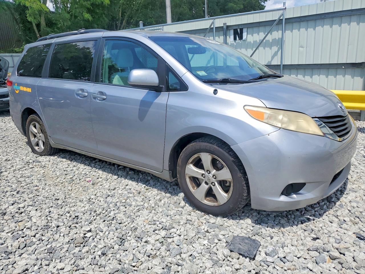 2012 Toyota Sienna Le Silver vin: 5TDKK3DC2CS179846