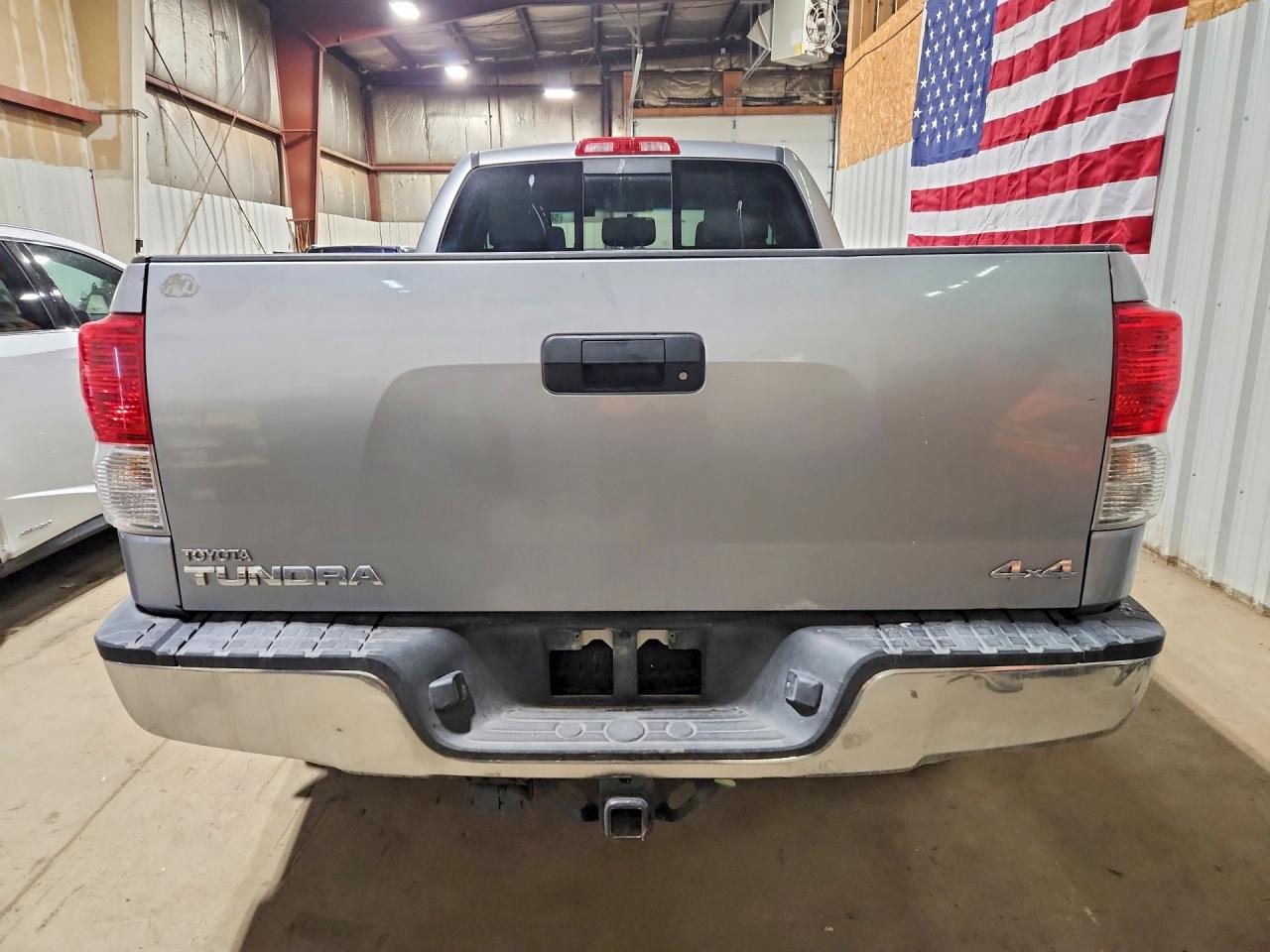 2013 Toyota Tundra Double Cab Sr5 Серый vin: 5TFUM5F10DX040451
