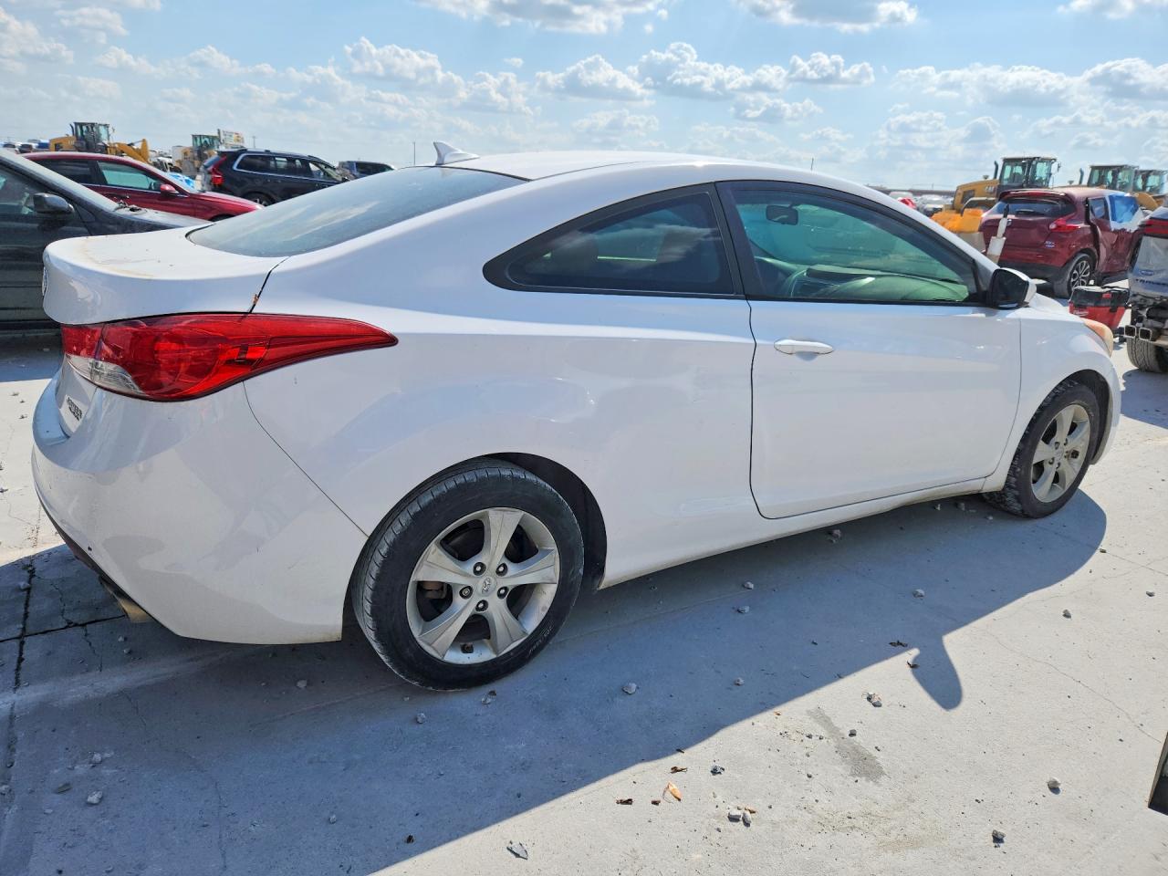 2013 Hyundai Elantra Coupe Gs White vin: KMHDH6AE4DU014386