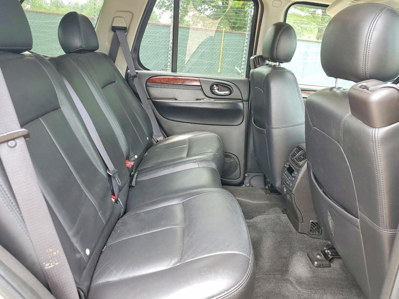 2006 Gmc Envoy Gold vin: 1GKDT13S662142415