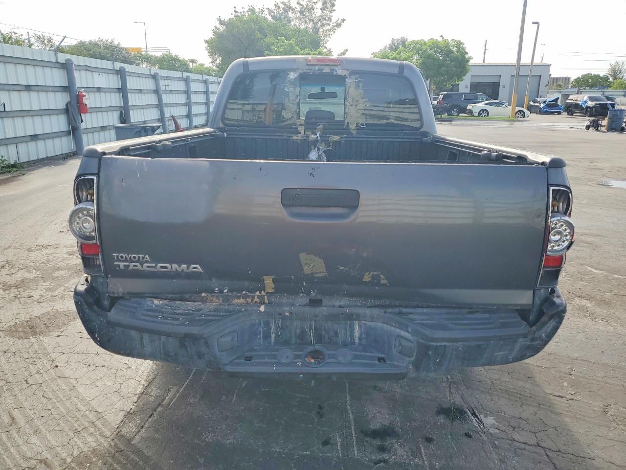 2011 Toyota Tacoma Base Silver vin: 5TFNX4CN4BX003784