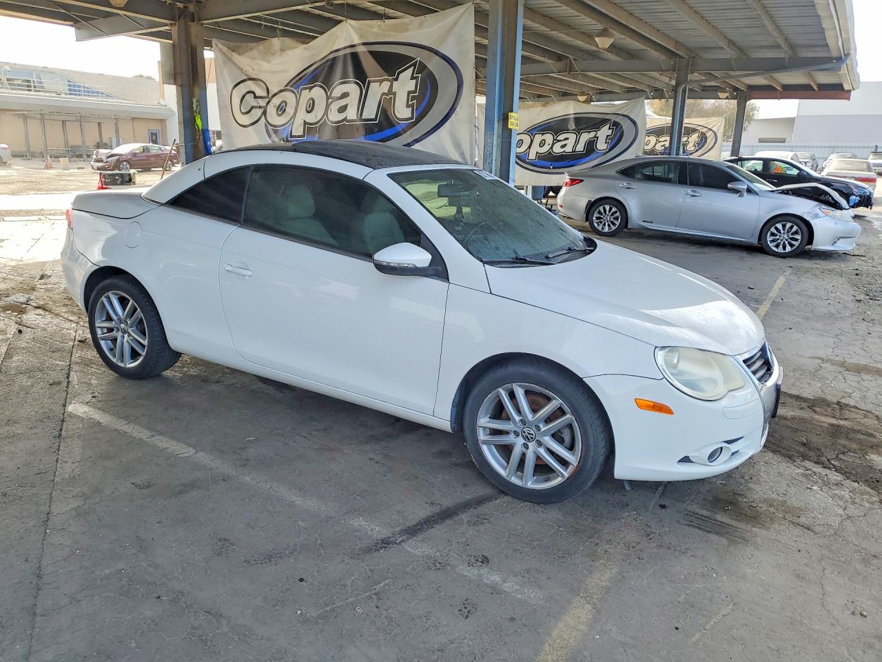 2009 Volkswagen Eos Lux White vin: WVWFA71F99V015423