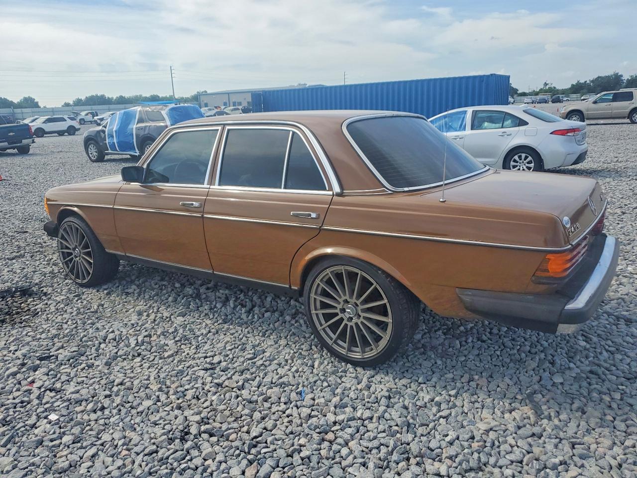 1980 Mercedes-benz 240 D Brown vin: 12312312161460