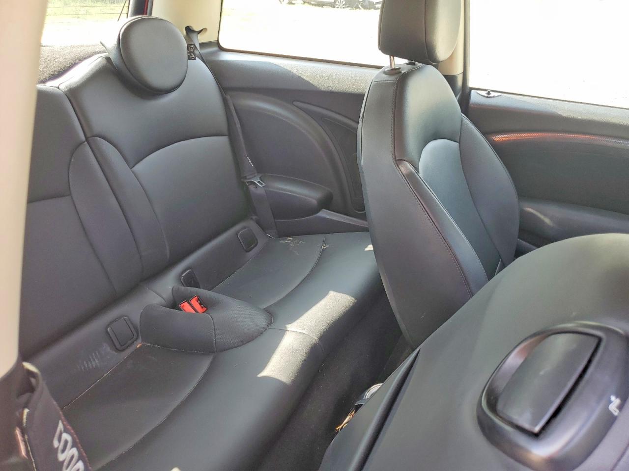 2013 Mini Cooper S Red vin: WMWSV3C59DT475537