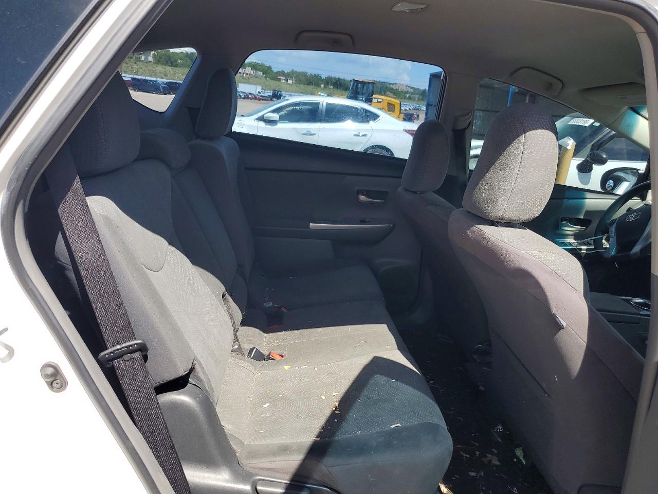 2014 Toyota Prius V Three White vin: JTDZN3EU2E3318245