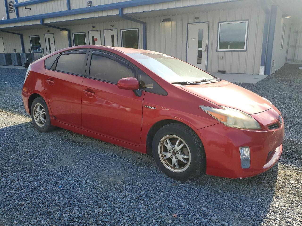 2011 Toyota Prius Three Красный vin: JTDKN3DU4B1406238