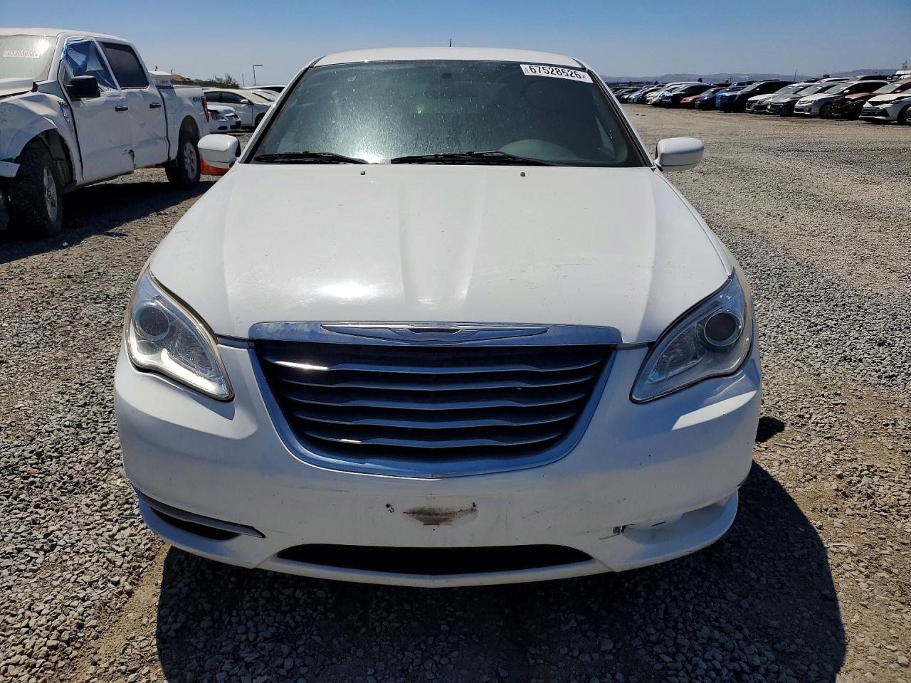2013 Chrysler 200 Lx White vin: 1C3CCBAB9DN634811
