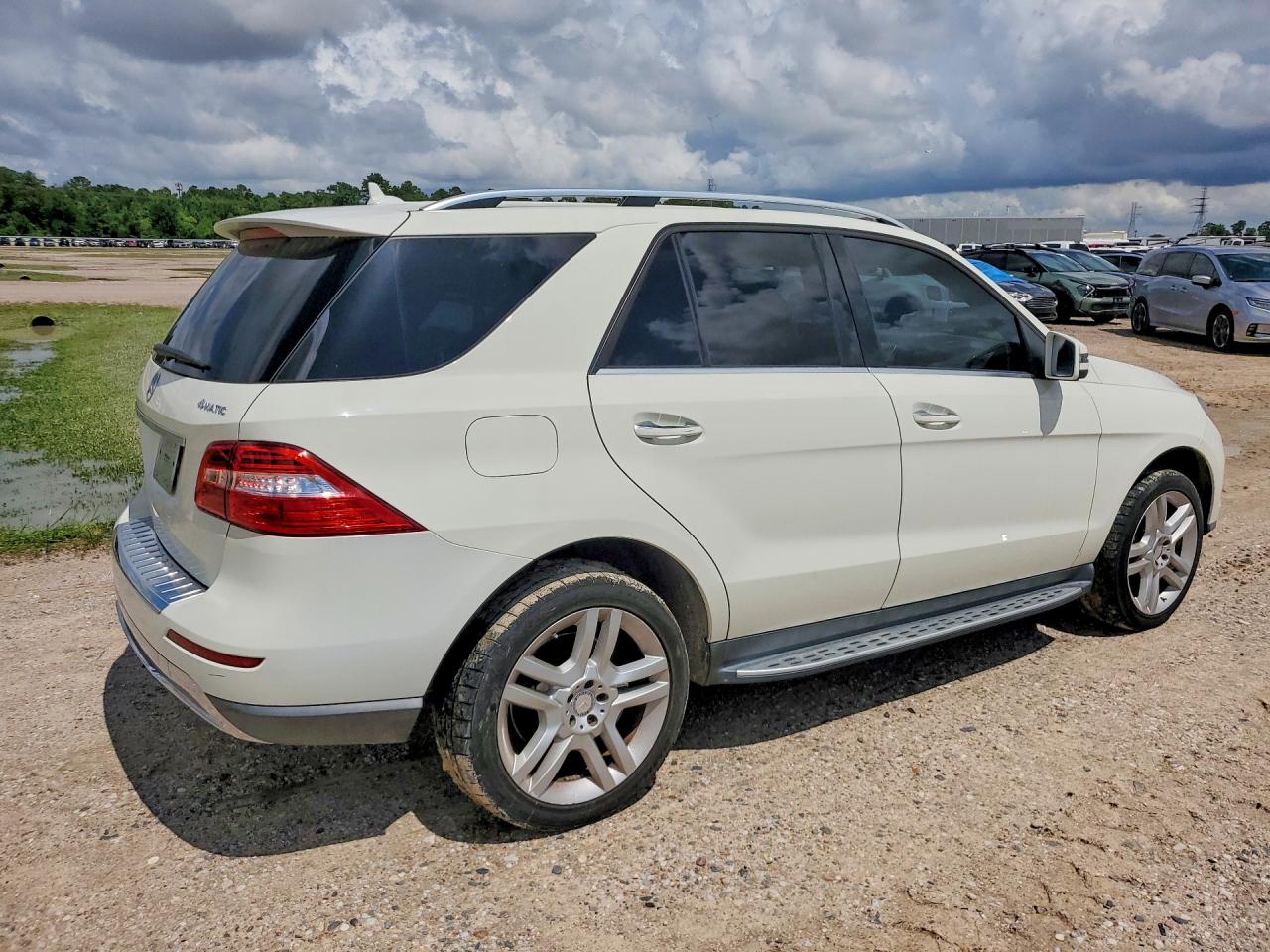 2013 Mercedes-benz Ml 350 4matic White vin: 4JGDA5HB3DA249194