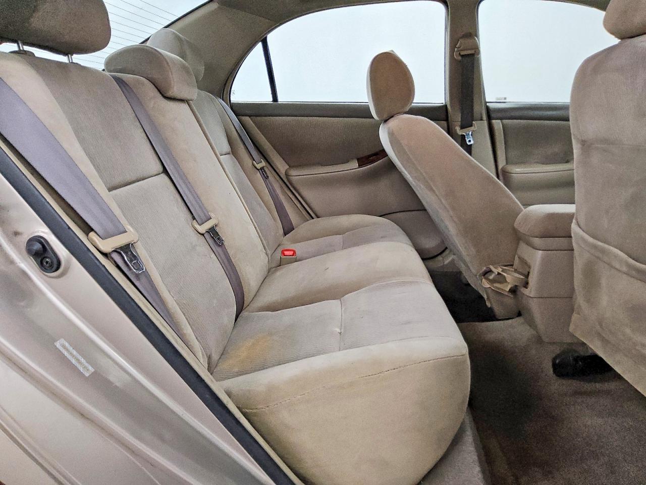 2005 Toyota Corolla Le Beige vin: 1NXBR32E35Z411090