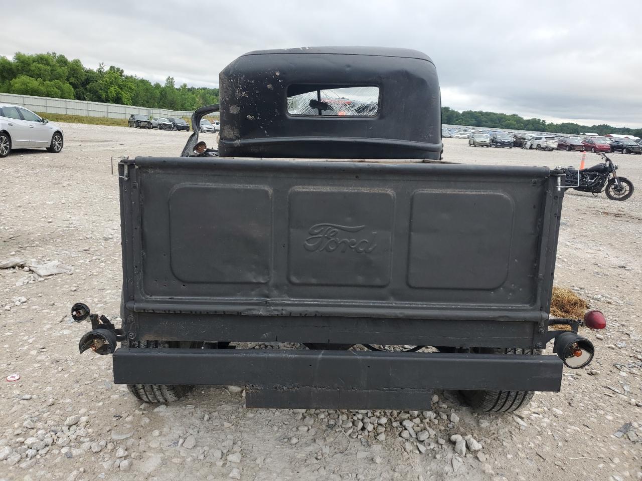 1946 Ford 1/2 Ton Black vin: 1043939