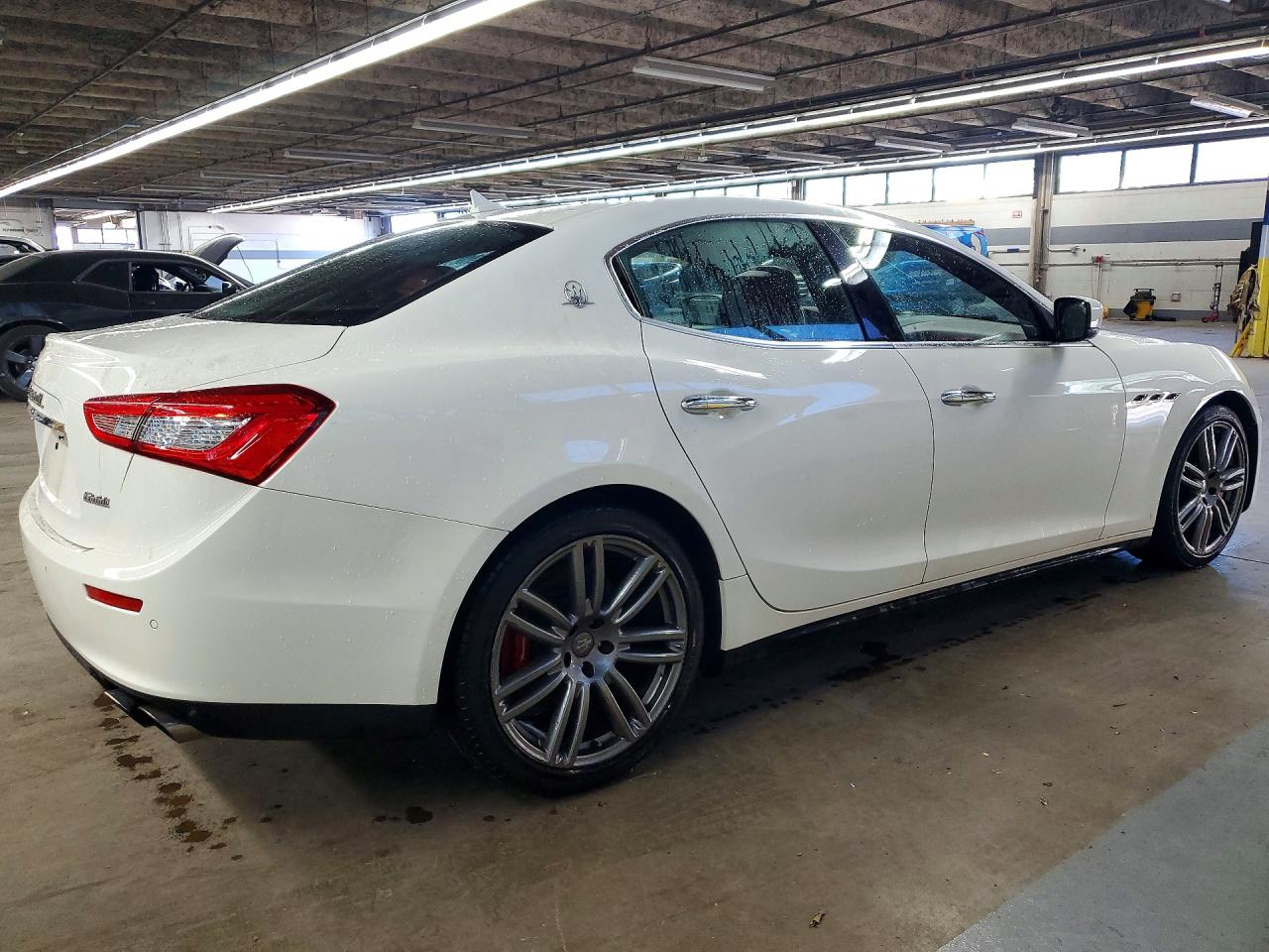 2014 Maserati Ghibli S White vin: ZAM57RTA3E1097878