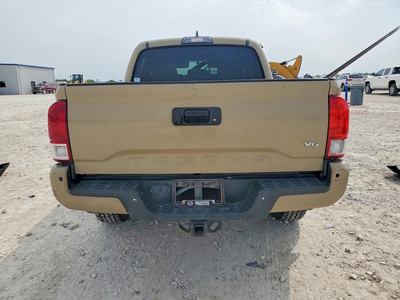 2017 Toyota Tacoma Trd Off-road Tan vin: 3TMAZ5CN2HM033105