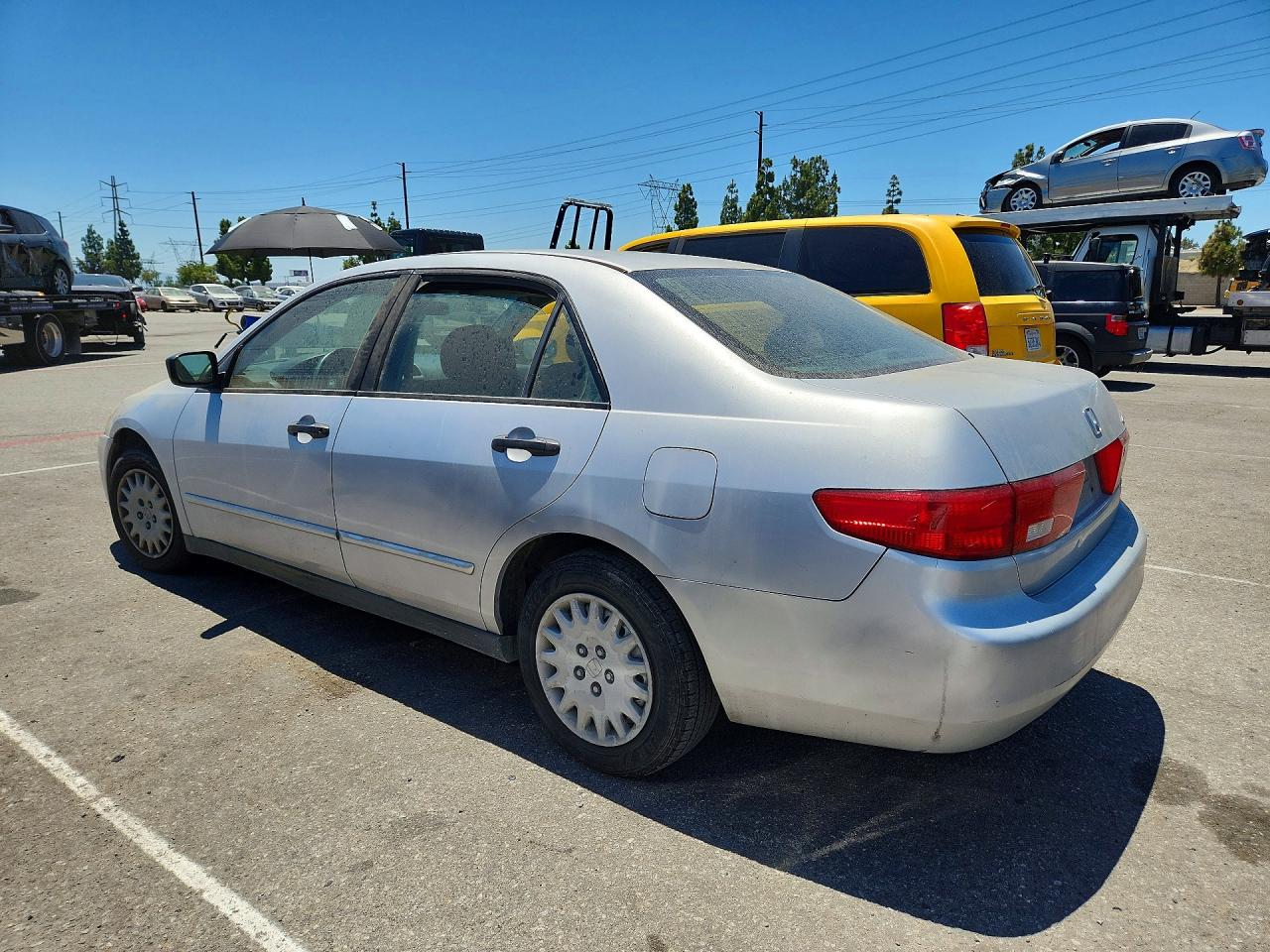 2005 Honda Accord Dx Silver vin: 1HGCM56105A149784