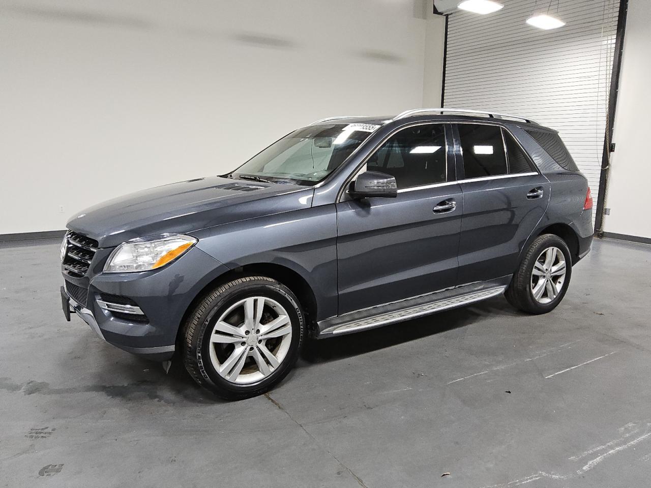 2015 Mercedes-benz Ml 350 4matic Gray vin: 4JGDA5HB9FA593423 Damage: Left Front Fender, Chipped, 2