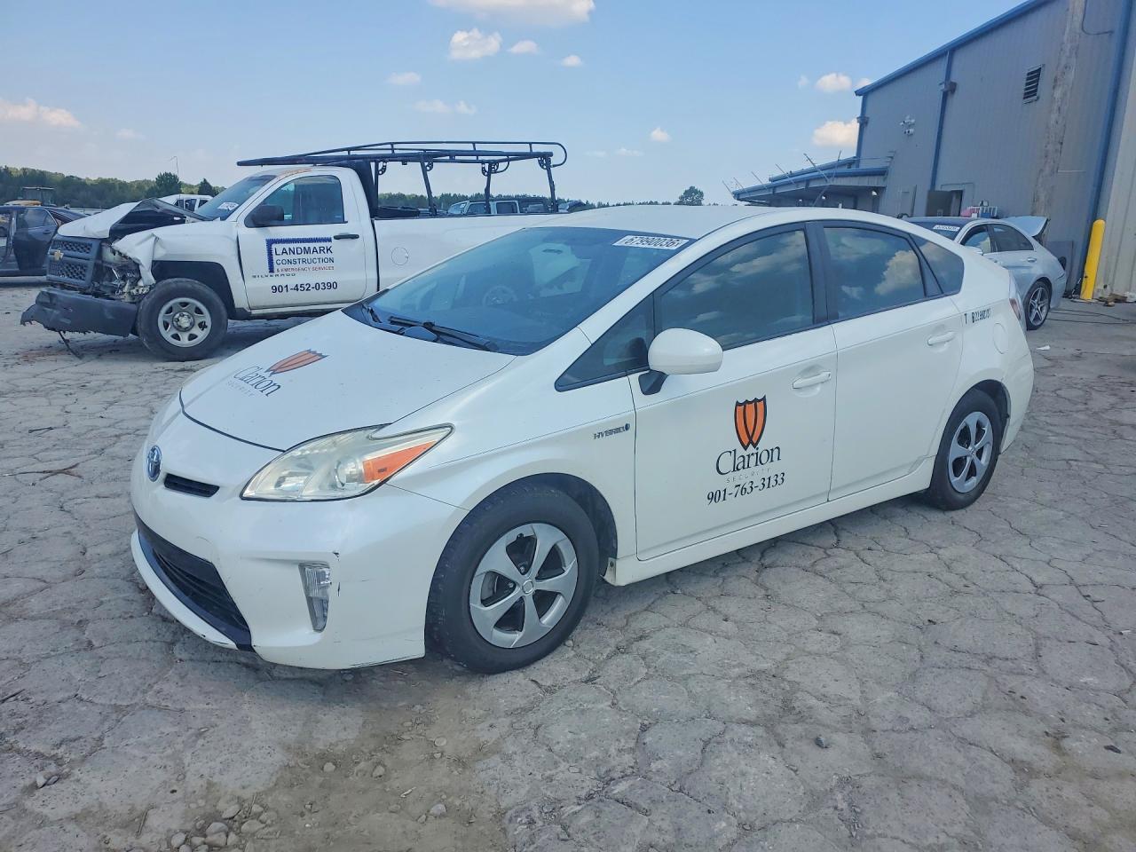 2015 Toyota Prius Two White vin: JTDKN3DU8F1988219