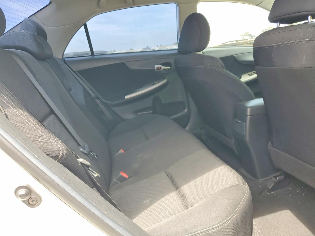 2013 Toyota Corolla S White vin: 5YFBU4EE4DP107945