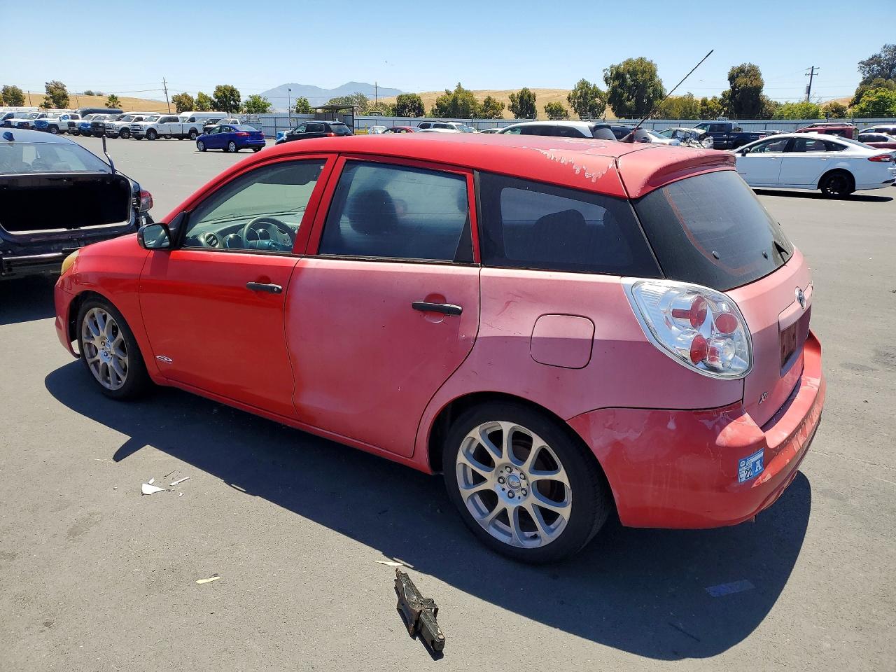 2003 Toyota Corolla Matrix Xr Red vin: 2T1KR32E53C047270