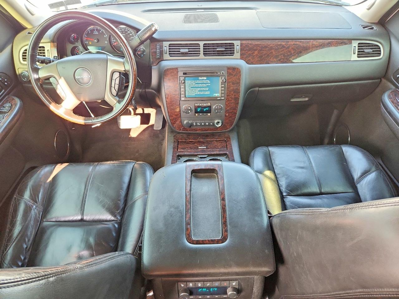 2008 Gmc Yukon Xl Denali White vin: 1GKFK668X8J109113