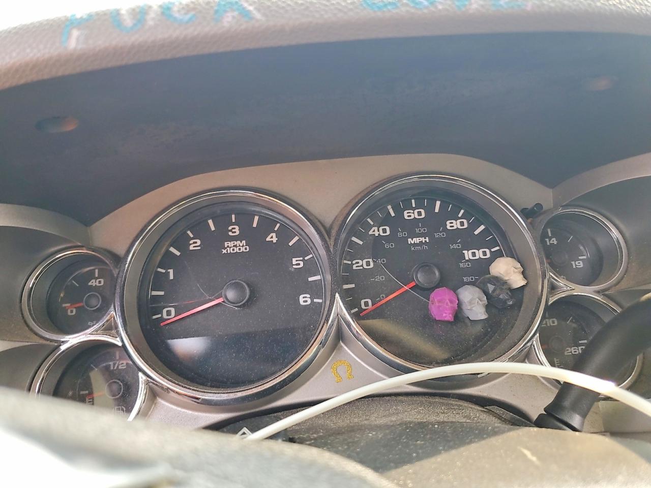 2007 Chevrolet Silverado C2500 Heavy Duty White vin: 1GCHC29K67E572262