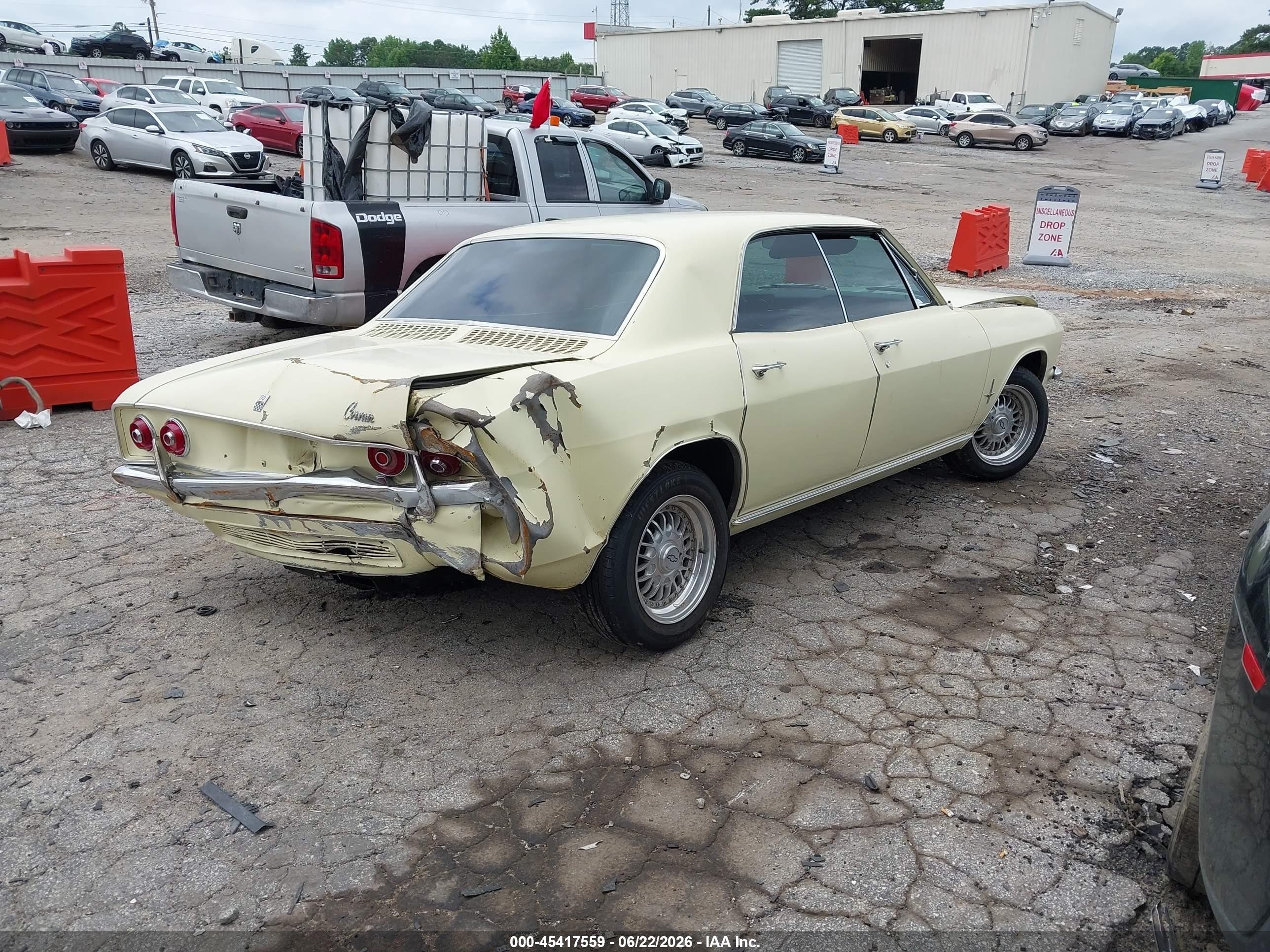 1970 Chevrolet Corvair Yellow vin: 105396L106998