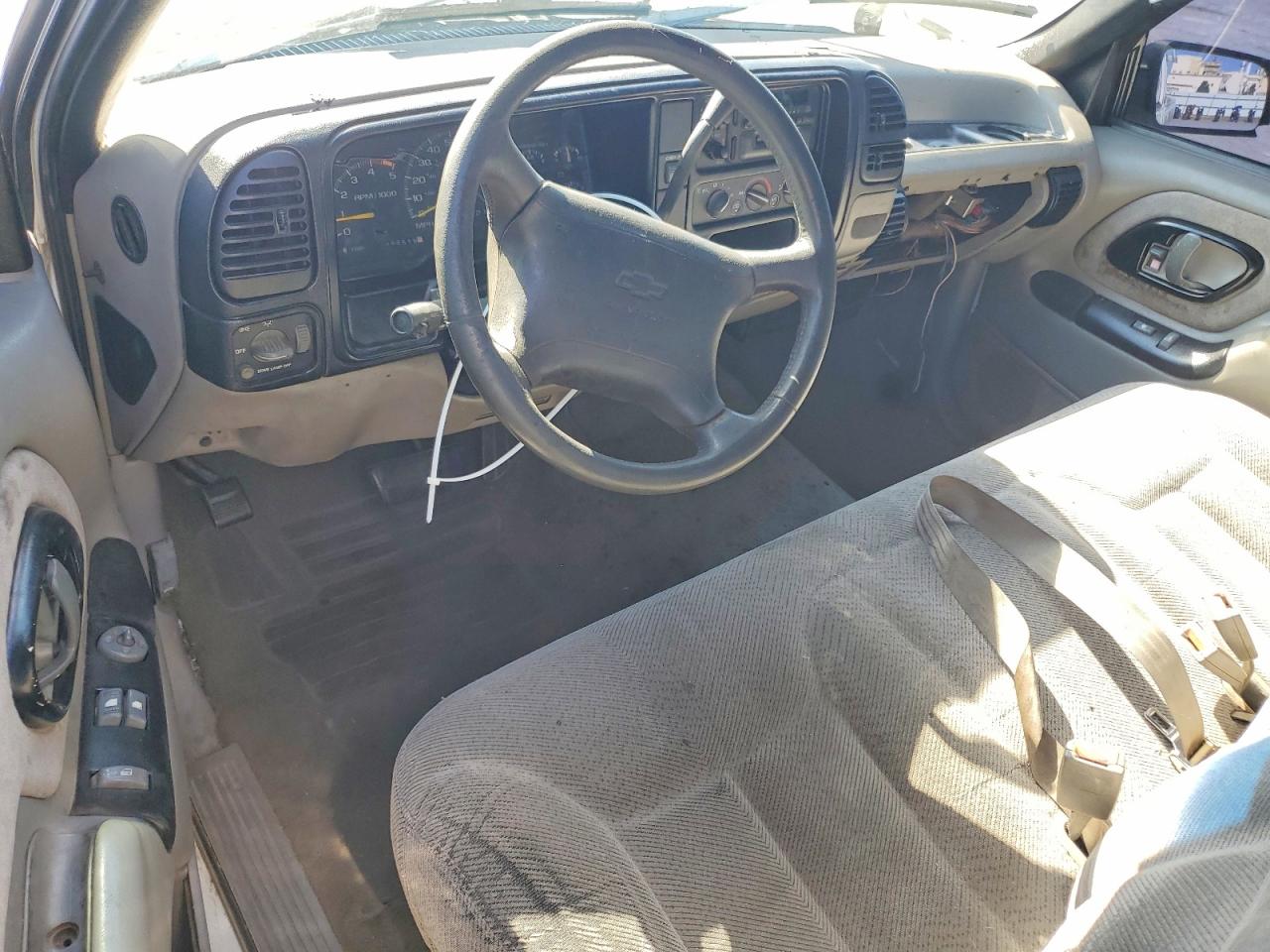 1995 Chevrolet Gmt-400 C1500 White vin: 1GCEC14K5SZ209831