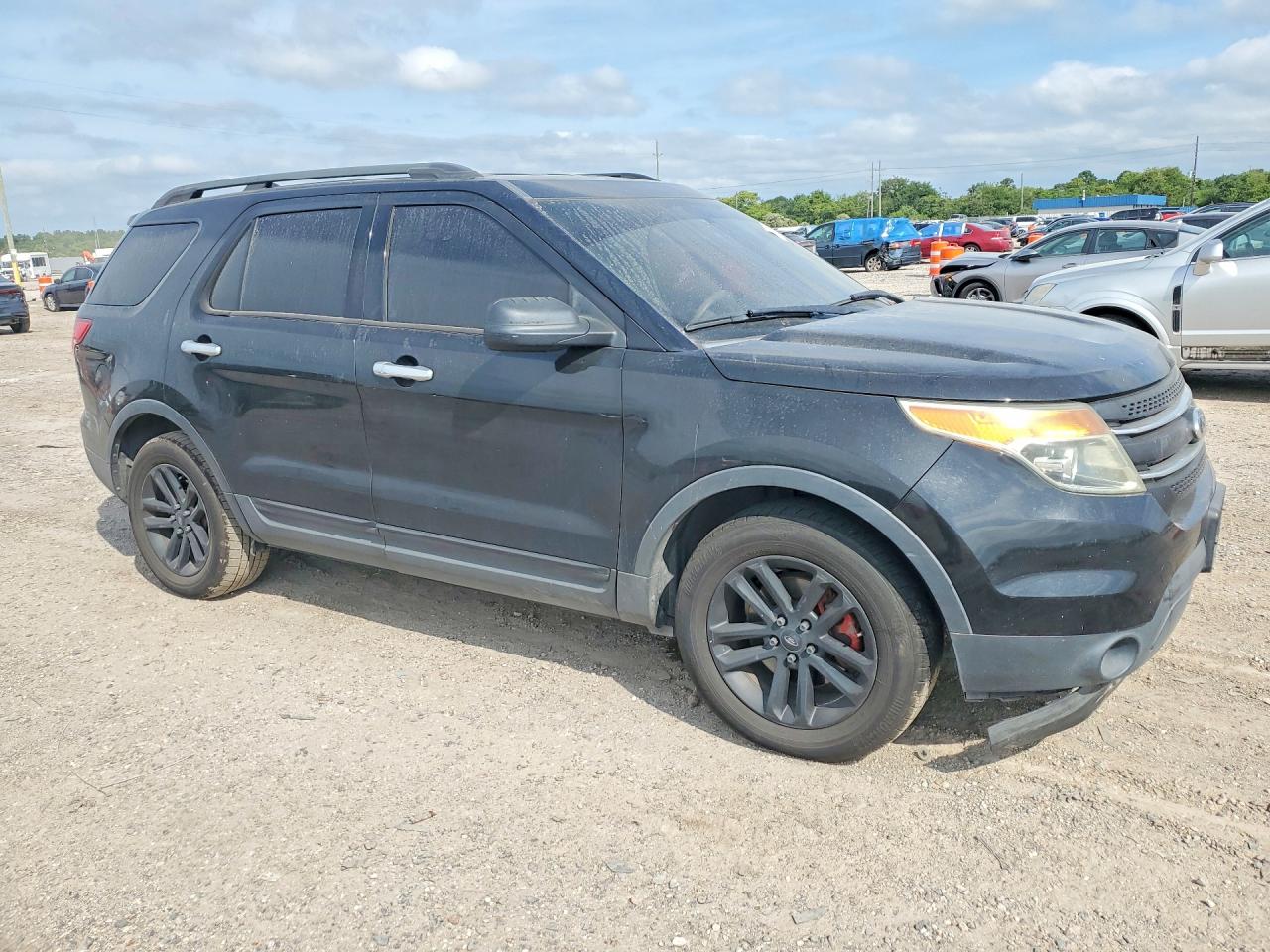 2015 Ford Explorer Cream vin: 1FM5K7B89FGA13661