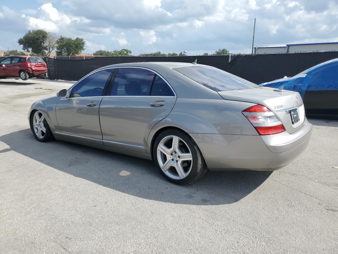 2007 Mercedes-benz S 550 Серый vin: WDDNG71XX7A027450