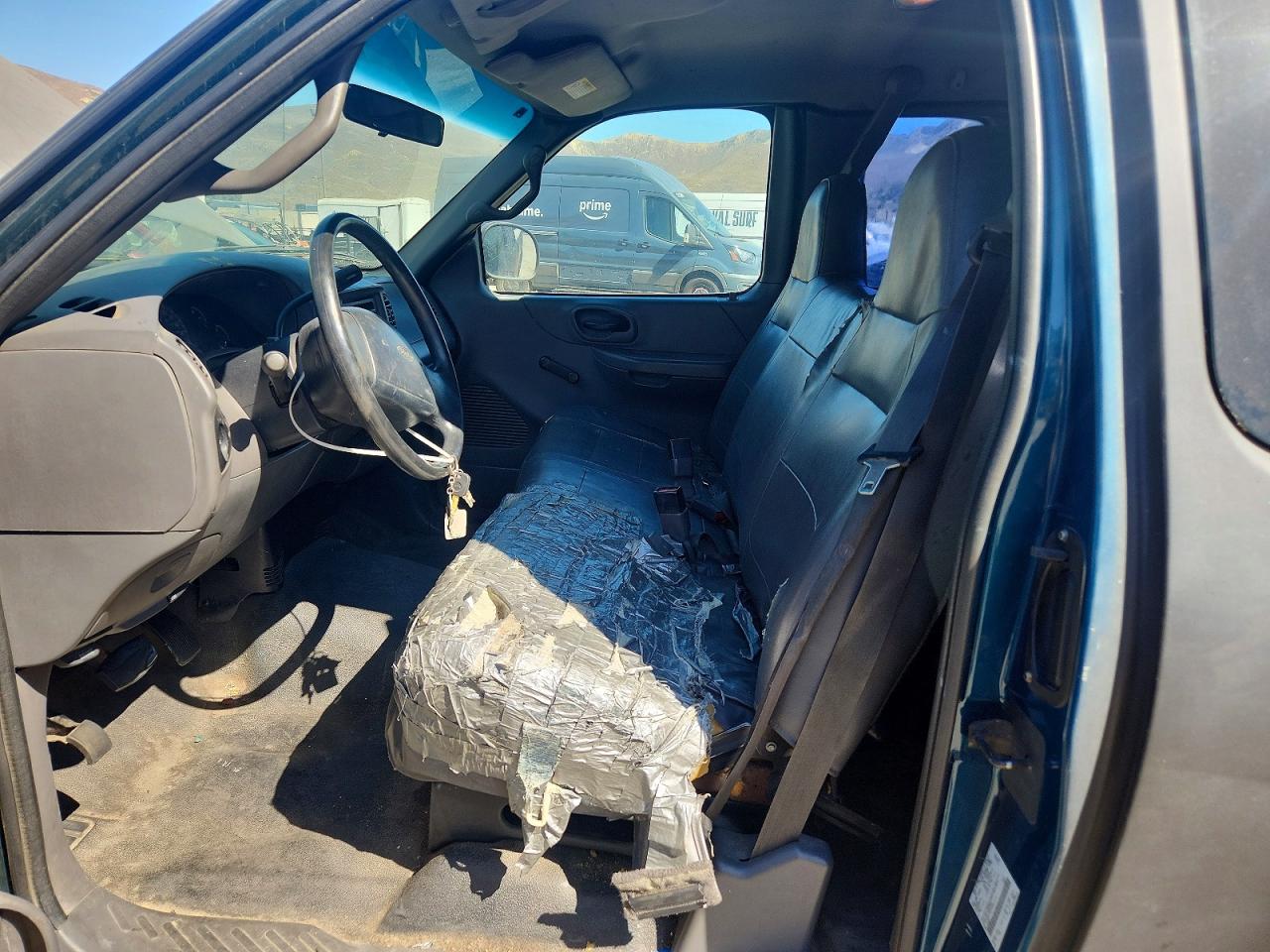 2001 Ford F150 Black vin: 1FTZX17261NB94537