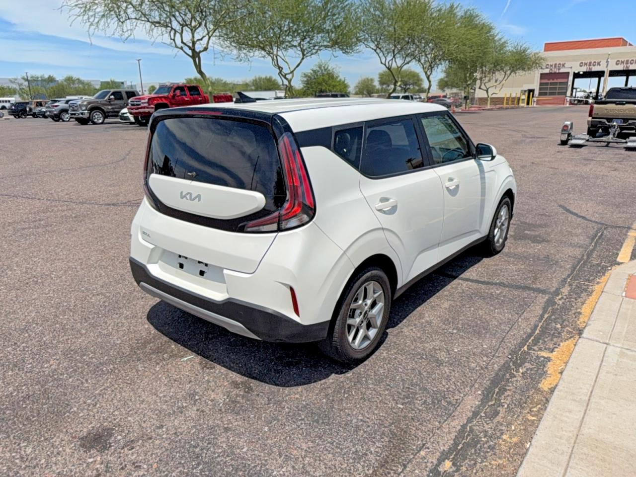 2023 Kia Soul Lx White vin: KNDJ23AU7P7877409