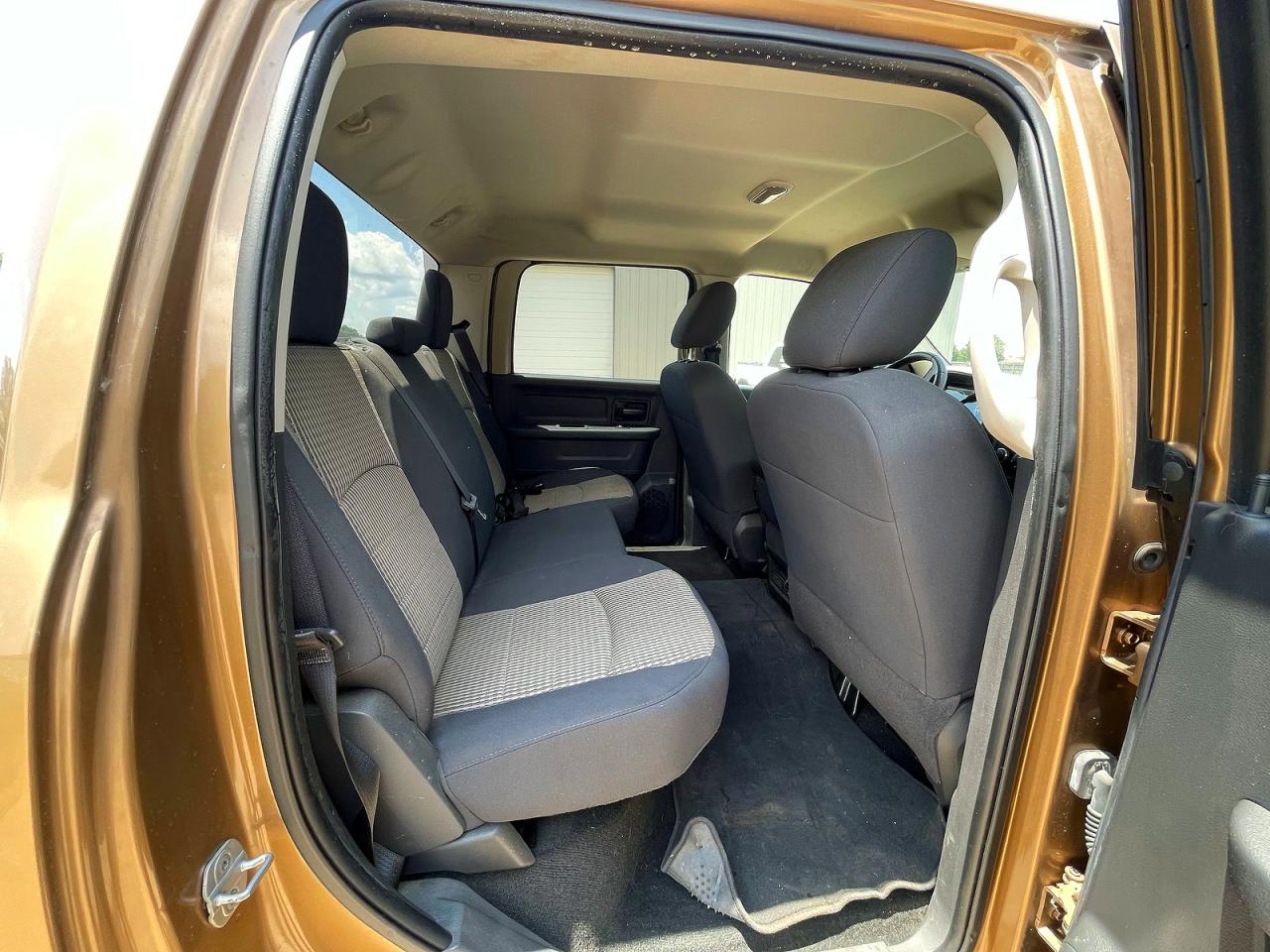 2011 Dodge Ram 1500 Gold vin: 1D7RB1CT5BS654146