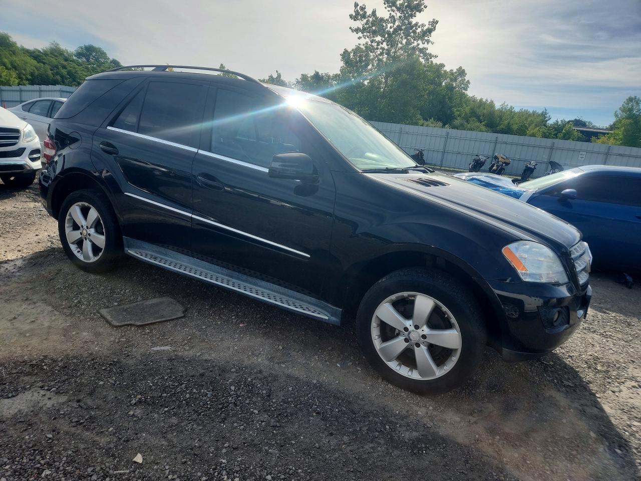 2011 Mercedes-benz Ml 350 4matic Черный vin: 4JGBB8GB1BA684526
