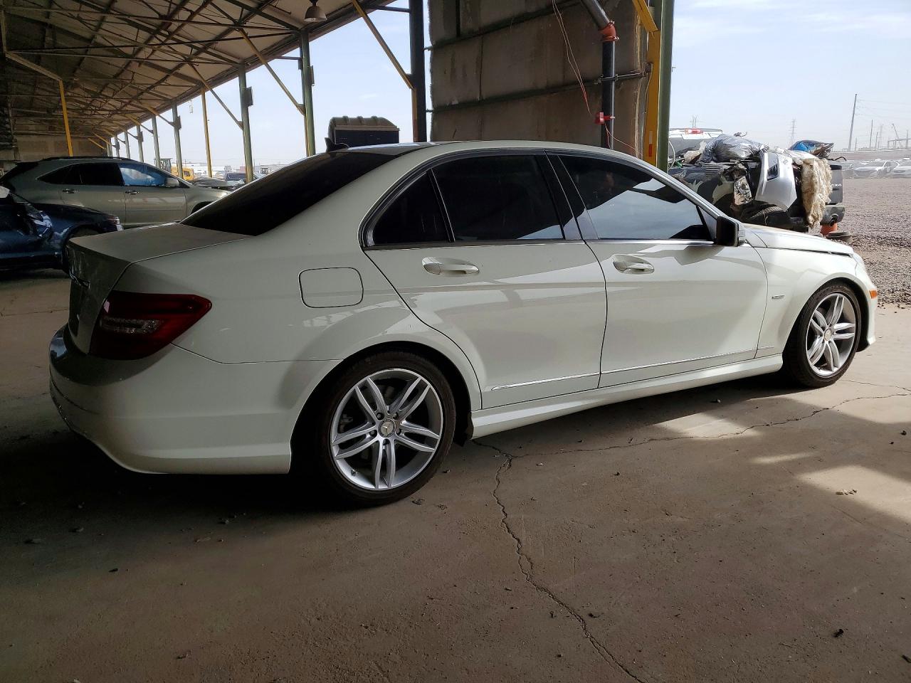 2012 Mercedes-benz C 250 Cream vin: WDDGF4HB4CR203540