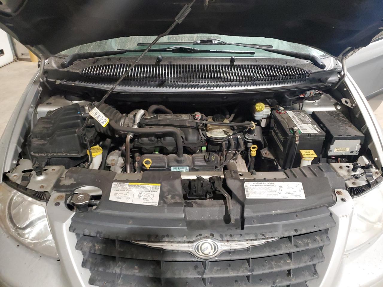 2006 Chrysler Town & Country Silver vin: 1A4GP45R56B690926