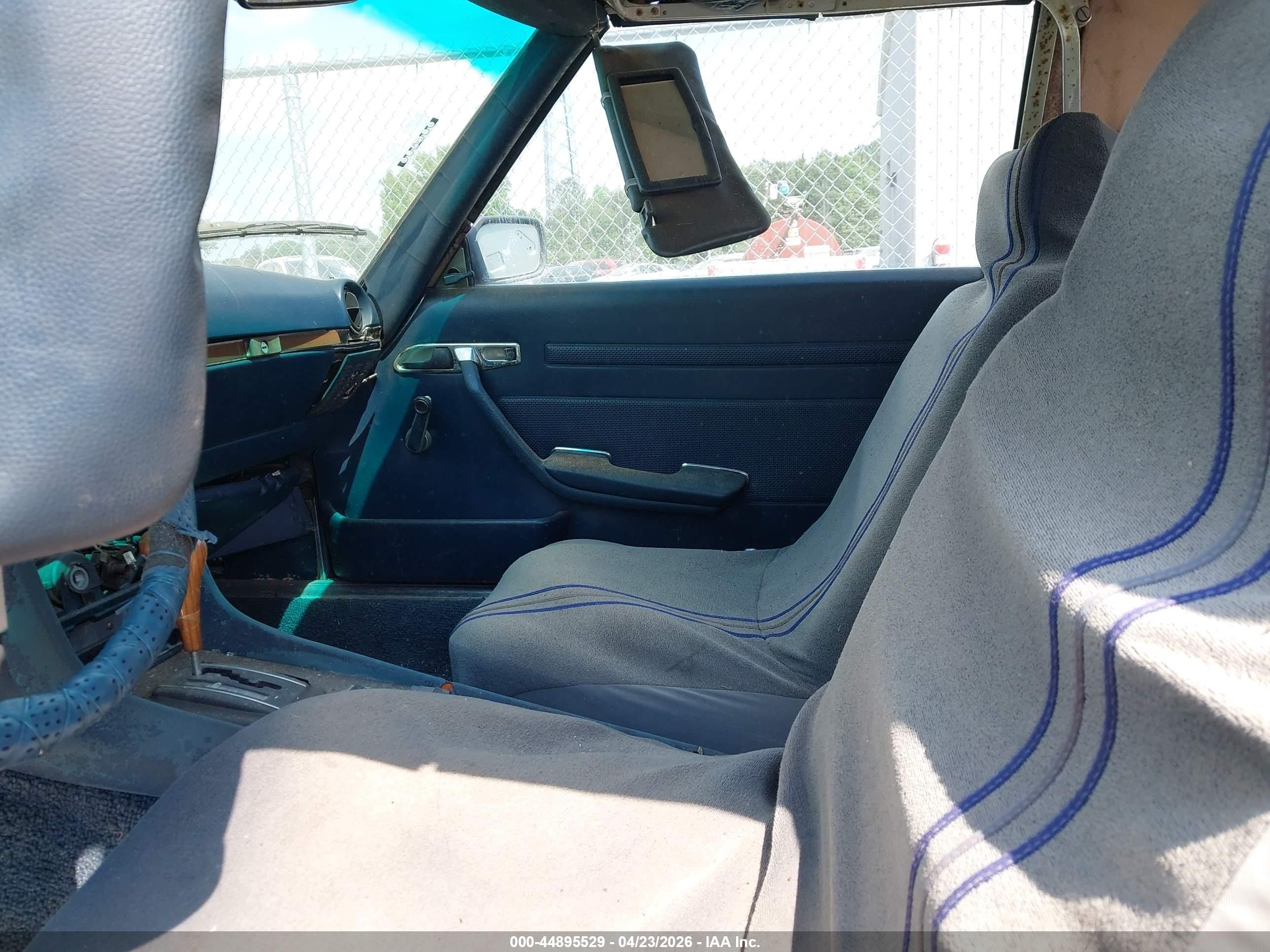 1972 Mercedes-benz Sl-class   Light Blue vin: 10704412002710   