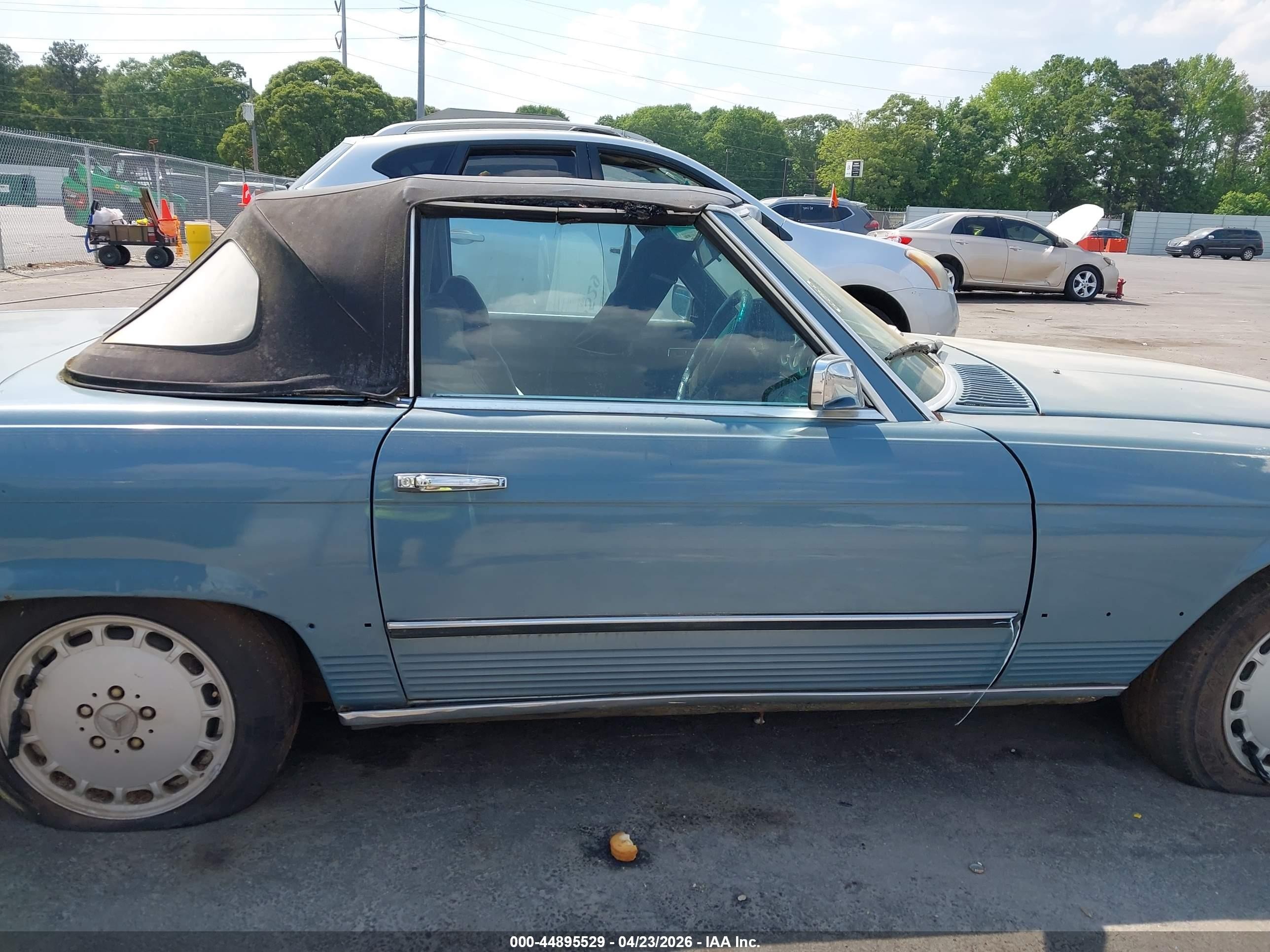 1972 Mercedes-benz Sl-class   Light Blue vin: 10704412002710   