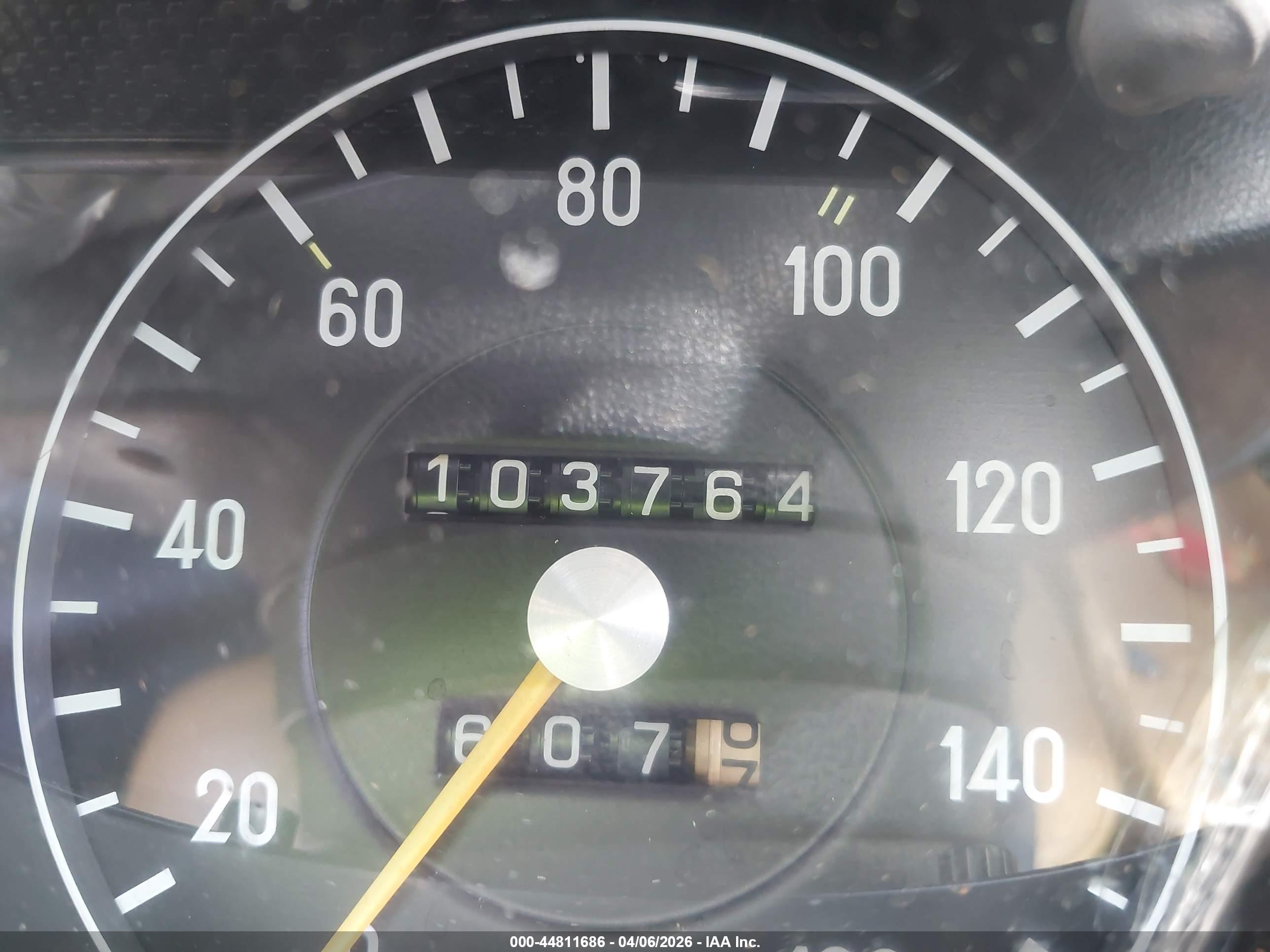1974 Mercedes-benz 450   Gold vin: 10704412016415   