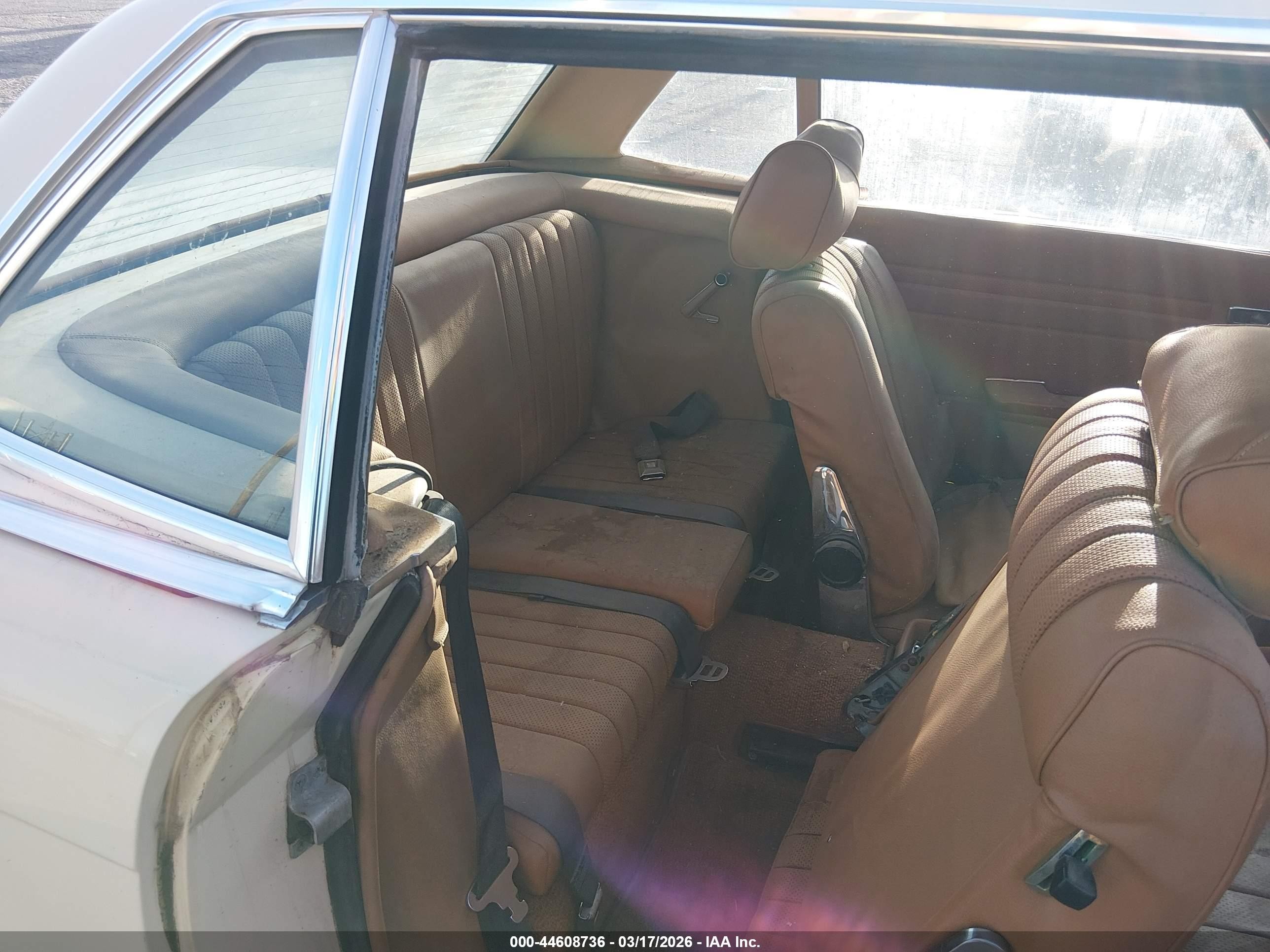 1974 Mercedes-benz 450sl   White vin: 10704412019588   