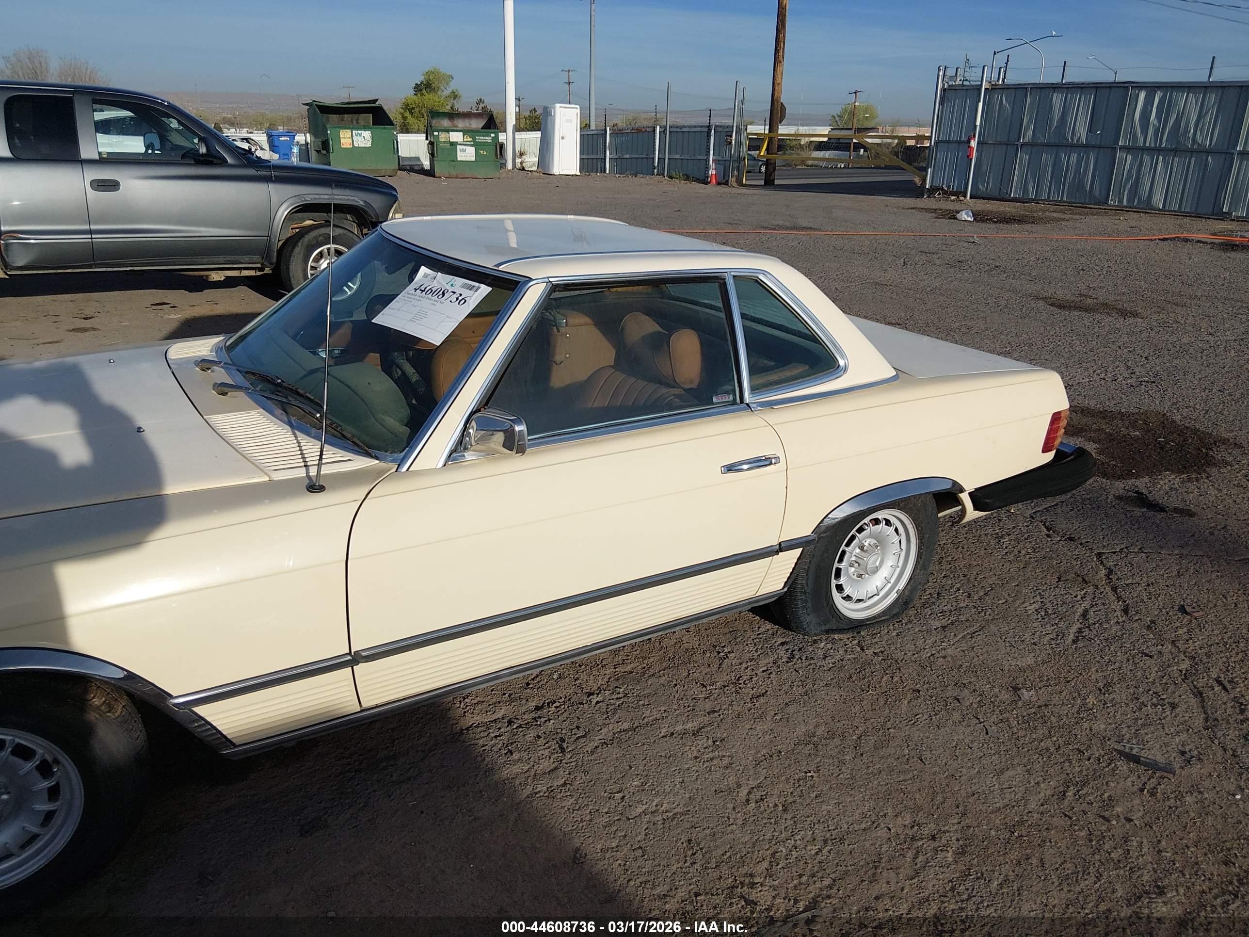 1974 Mercedes-benz 450sl   White vin: 10704412019588   