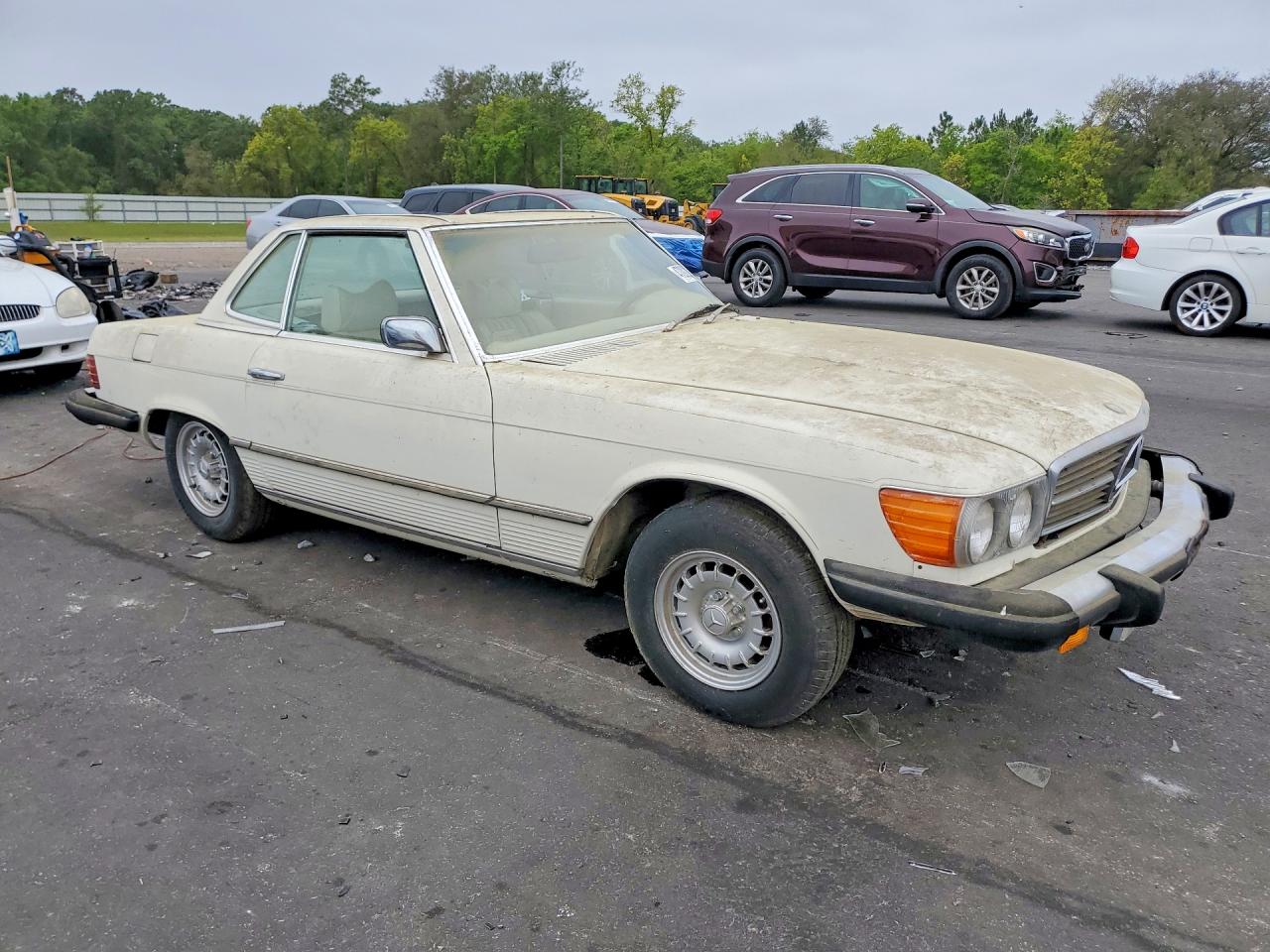 1975 Mercedes Benz 450 Cream vin: 10704412026910