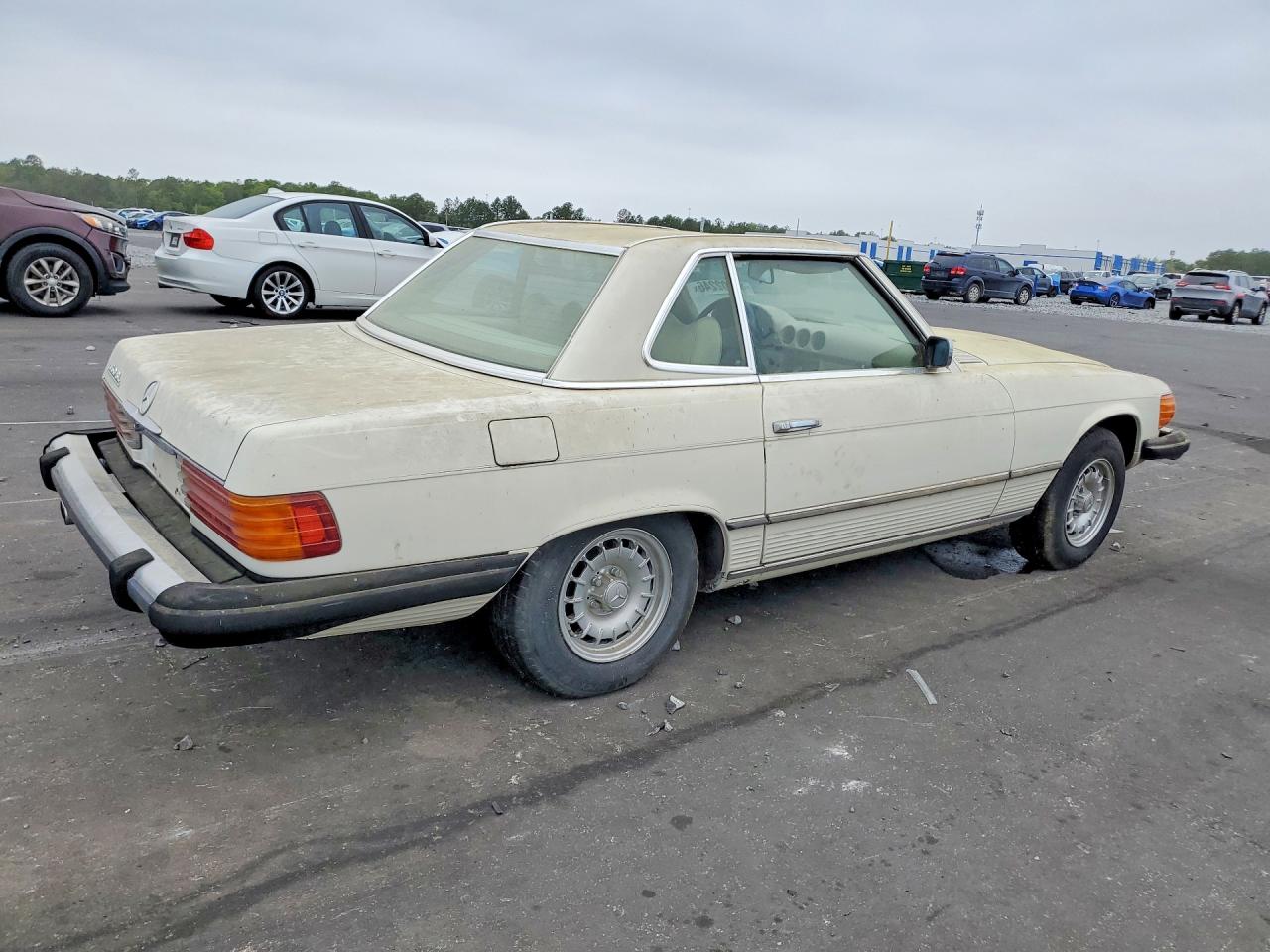1975 Mercedes Benz 450 Cream vin: 10704412026910