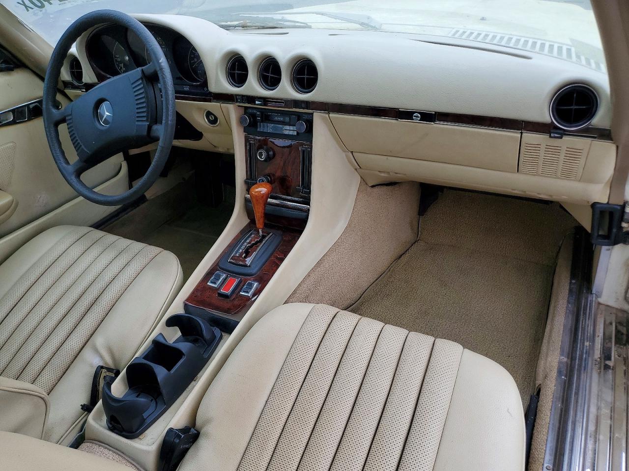 1975 Mercedes Benz 450 Cream vin: 10704412026910