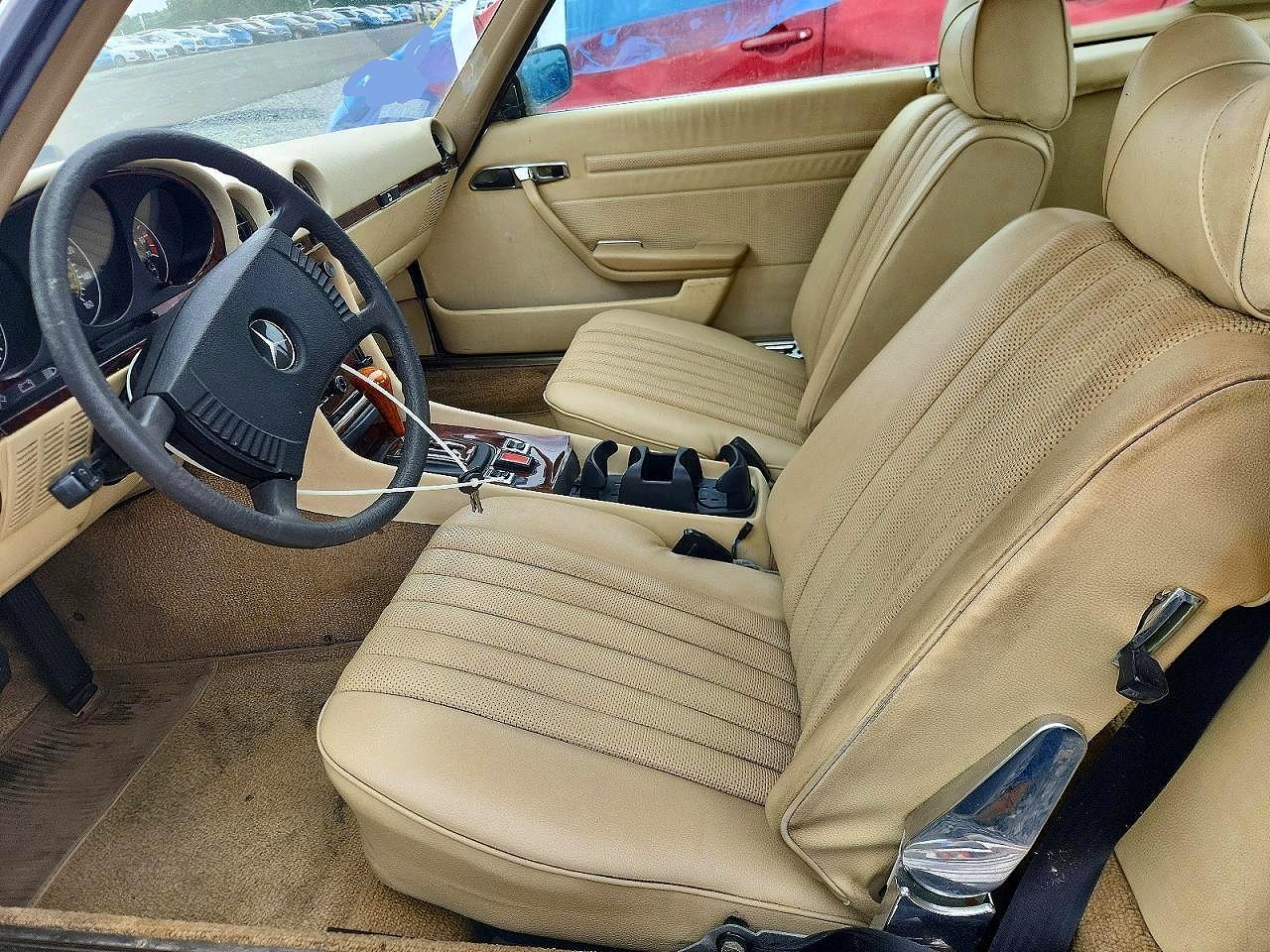 1975 Mercedes Benz 450 Cream vin: 10704412026910