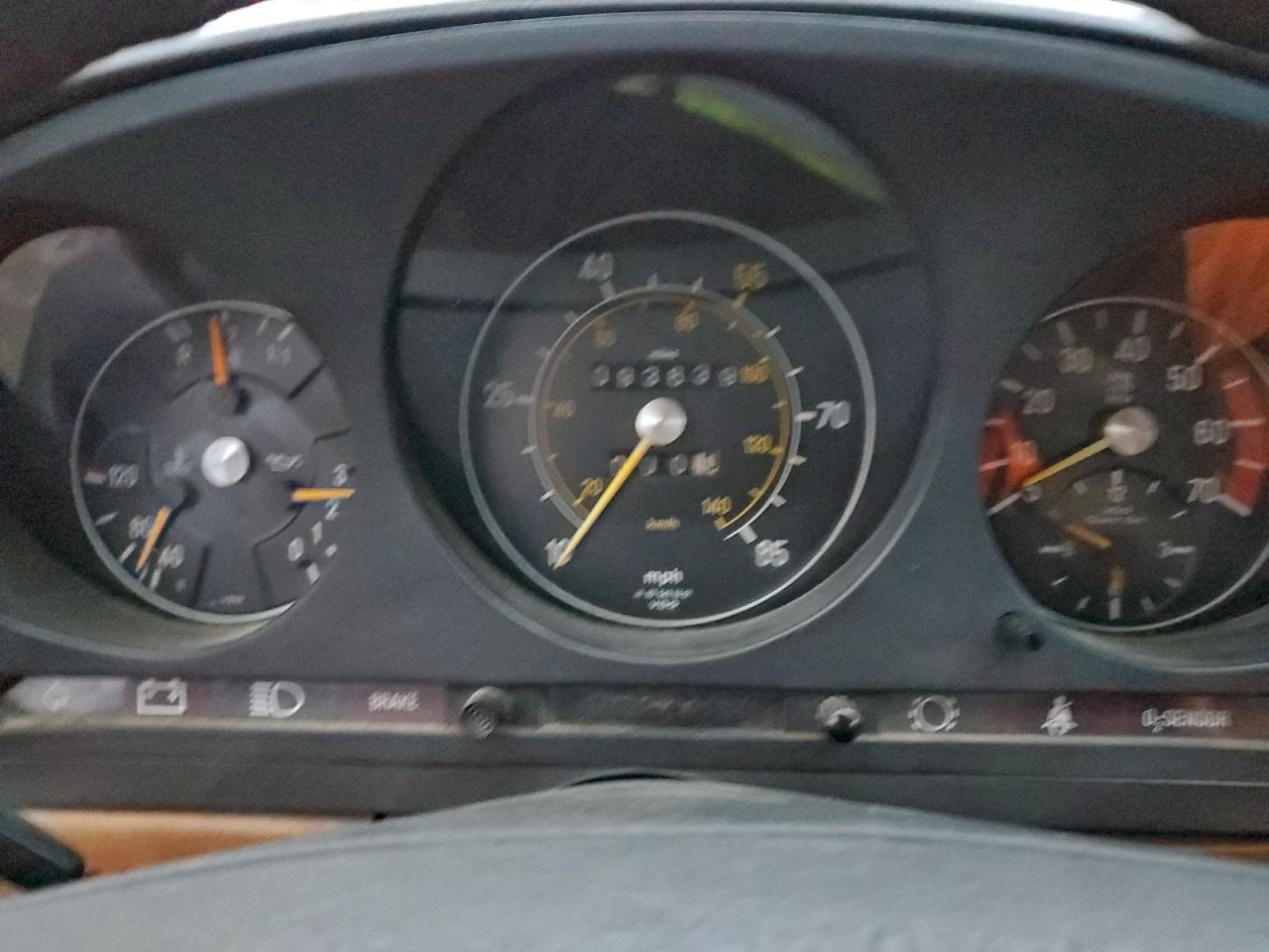 1980 Mercedes Benz 450 Red vin: 10704412058935