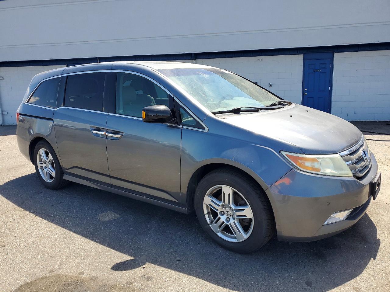 2011 Honda Odyssey Touring Gray vin: 5FNRL5H90BB002978