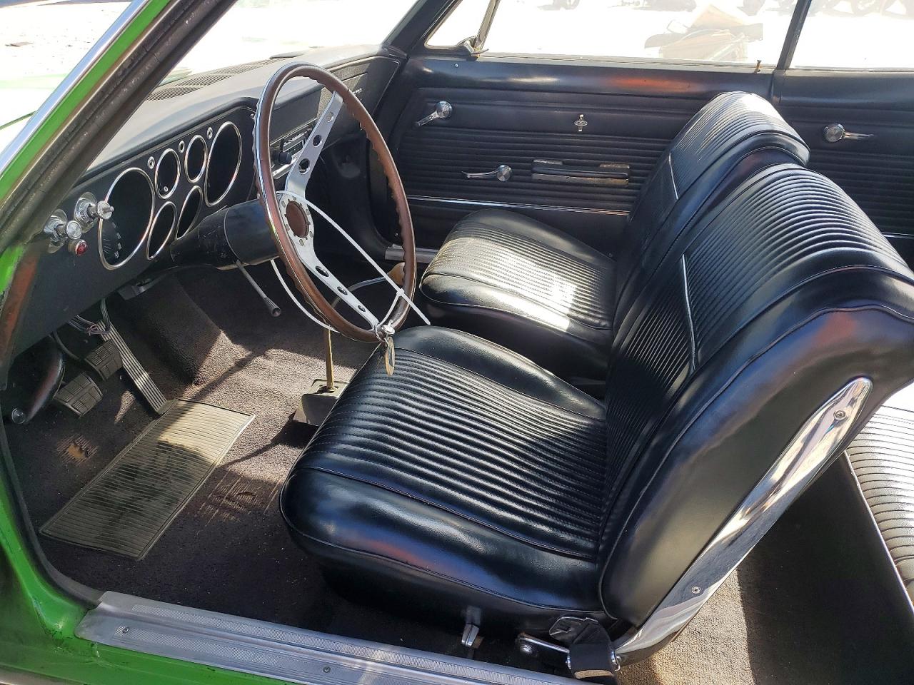 1965 Chevrolet Corvair Sport Coupe Green vin: 107375W139930