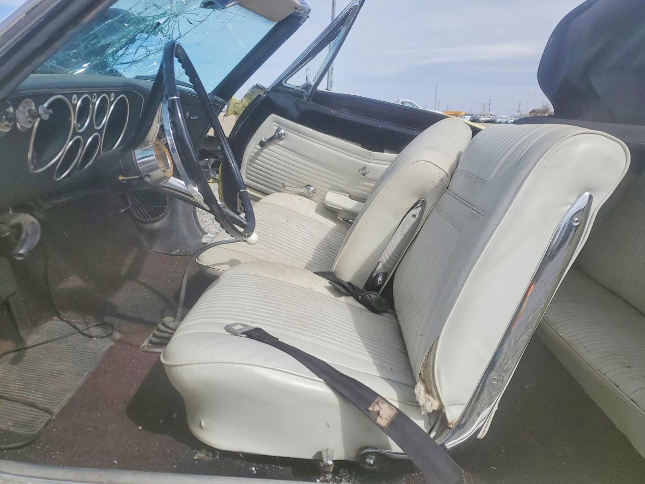 1965 Chevrolet Corvaire Yellow vin: 107675W233449