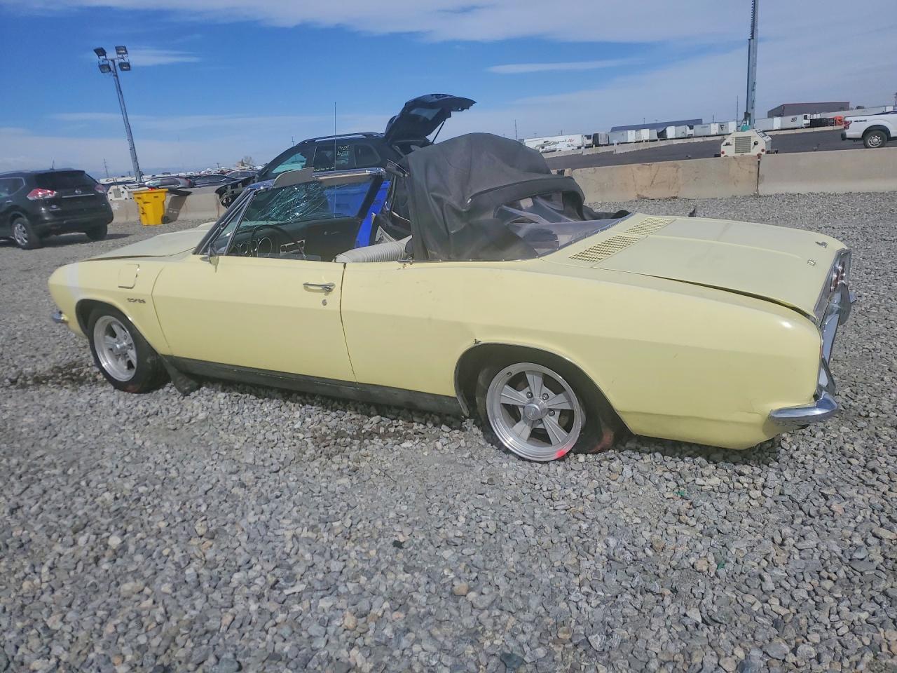 1965 Chevrolet Corvaire Yellow vin: 107675W233449