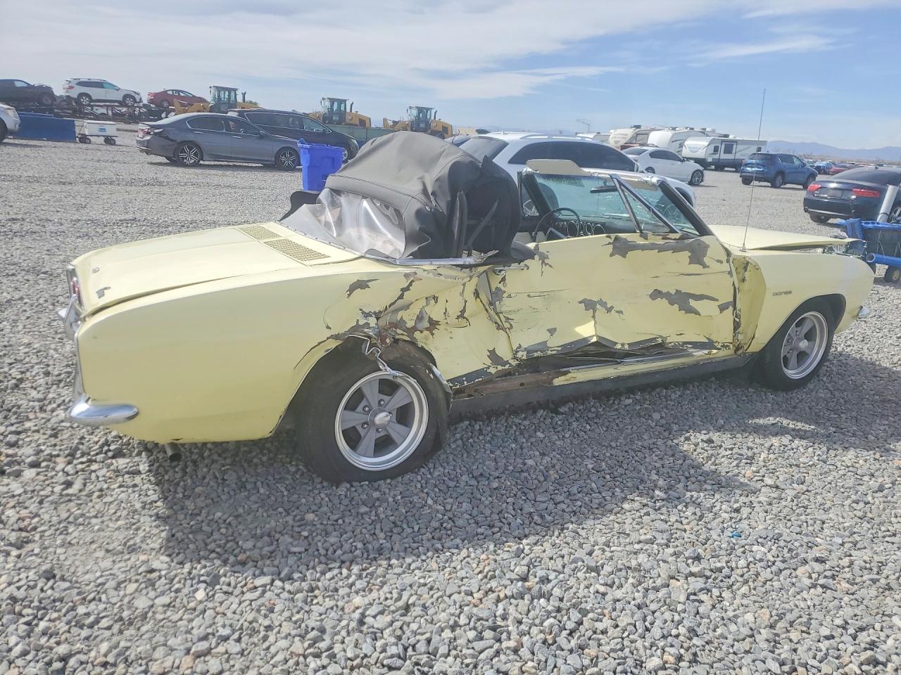 1965 Chevrolet Corvaire Yellow vin: 107675W233449