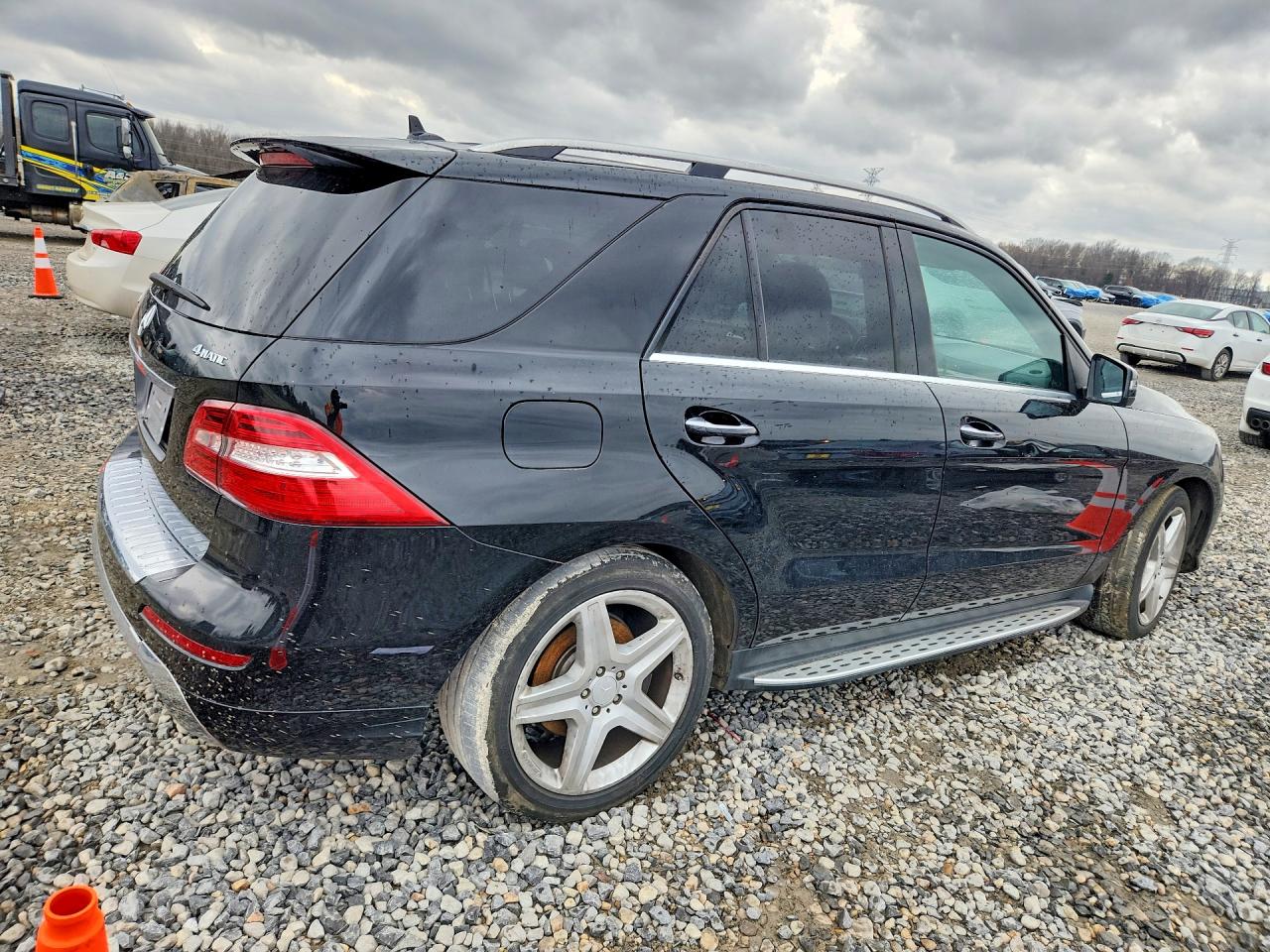 2013 Mercedes-benz Ml 550 4matic Black vin: 4JGDA7DB3DA202037