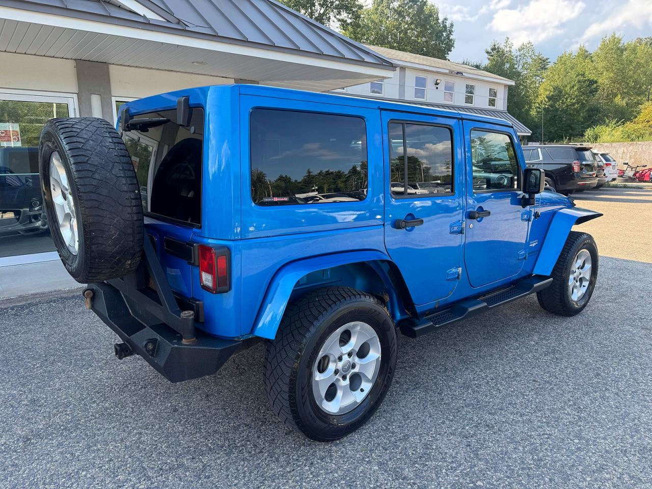 2015 Jeep Wrangler Unlimited Sahara Blue vin: 1C4BJWEG5FL591285